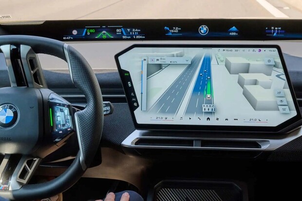 BMW po vzoru Tesly ukáže, co auto vidí. Nové 3D zobrazení přijde už v říjnu