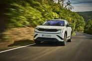 Škoda Peaq a dva jezevčíci na českých cestách