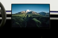 Tesla dává Číně lepší Model 3. Má větší displej i V2L, Evropa a USA čekají