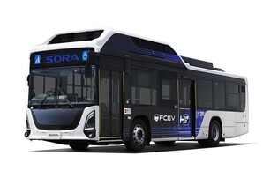 Nový vodíkový autobus Toyoty ujede přes 300 km a palivo doplní za deset minut