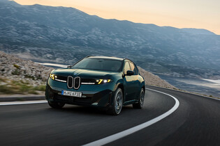 BMW iX3 dostalo pořádnou dávku steroidů. Nová verze M60 má 612 koní