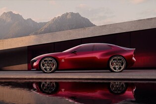 Tajemná Alfa Romeo už má jméno i tvář. Jmenuje se Cuorerosso a změní automobilku