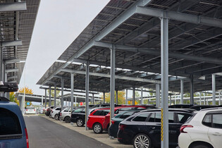 ČEZ otevřel největší carport v Česku u DENSO v Liberci