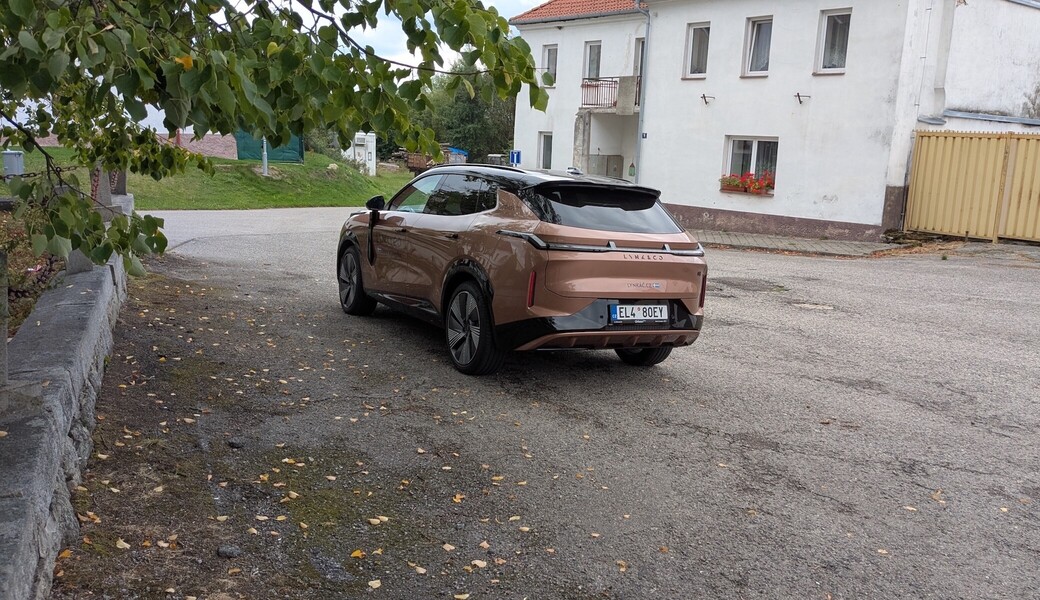 Dojezd Lynk & Co 08 PHEV
