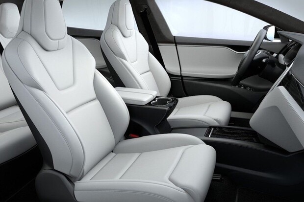 Sedadla ve vozech Rivian, Tesla a Hyundai mají společného víc, než si myslíte