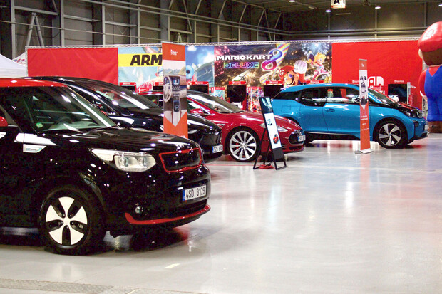   Co bylo k vidění na našem stánku na Prague Car Festivalu? 