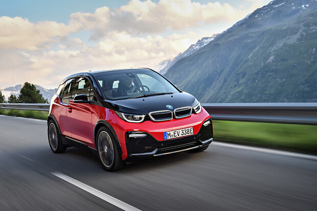 BMW omezuje výrobu i3. Nová generace elektromobilů nejspíš klepe na dveře