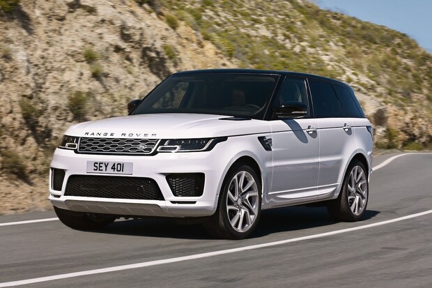 Range Rover můžete vůbec poprvé zapojit do zásuvky. Má 404 koní