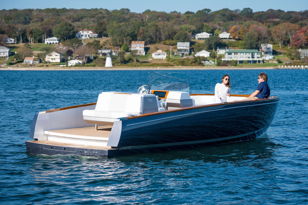 Elektrickou loď pohání baterie z BMW i3. Nevěříte? 