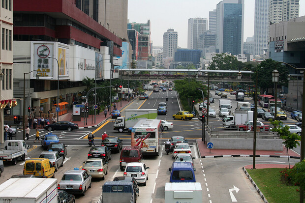V Singapuru už nechtějí nová auta. Od února zavedou limit