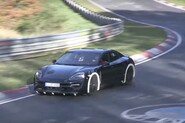 Elektrické Porsche Mission E už brázdí Nürburgring na prvním videu