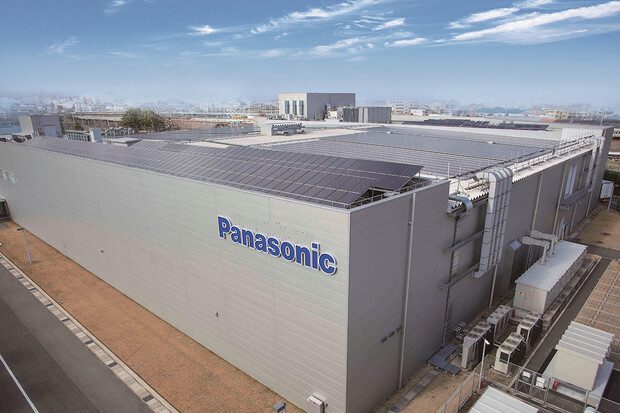 Panasonic zvažuje výstavbu další továrny na baterie. Vyroste buď v Asii nebo USA