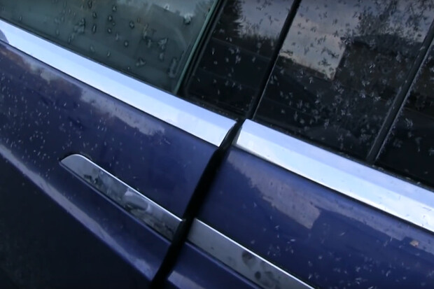 Zápas proti zimě Tesla Model X prohrála. Počasí holt neporučíš