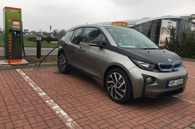 ČEZ postaví dalších 63 nabíjecí stanic. Peníze půjdou z evropského grantu