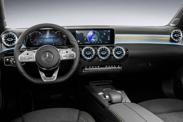Nejdostupnější luxus od Mercedesu? Víme jak bude vypadat interiér nové třídy A