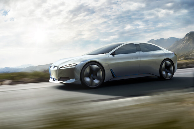Elektrické i4 je slíbené na rok 2021. BMW investovalo do výroby téměř pět miliard