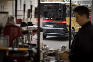 MOIA představuje koncept spolujízdy. Cestovat se bude šestimístným elektromobilem