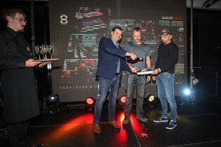 Závodník Fulín pokřtil kalendář, ukázal auto pro další sezónu a dostal Cupru R