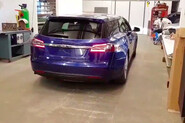 Tesla v kombíku je na světě. Jak se povedla?
