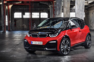 BMW i3 v nové reklamě slouží jako „dávkovač elektřiny“