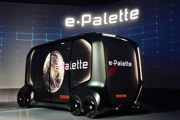 Sci-fi od Toyoty. Automobilka na CESu ukázala multifunkční vozítko E-Palette