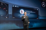 Mercedes na CESu ukázal 3D infotainment. Můžete si s ním i povídat