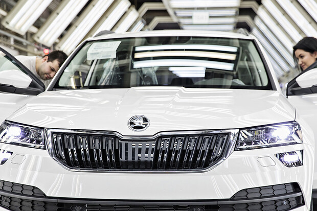 Škodovky jsou o něco víc „clever“. Od tohoto týdne je lze odemknout z mobilu