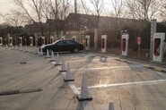 U Pekingu vyrostl největší Supercharger na světě. Celkově jich má být 18 tisíc