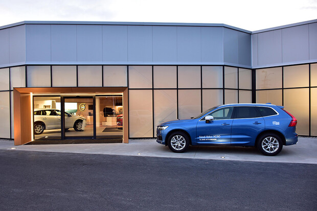 Nový showroom Volva najdete i v Praze. Stavěl se rok a stál více jak 20 milionů