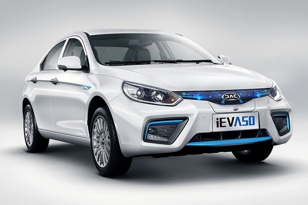 Toto jméno si zapamatujte. JAC iEV A50 najednou ujede i 500 km a nebude drahý 