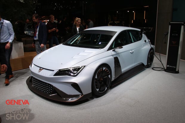 SEAT Cupra e-Racer je opravdové závodní nářadí