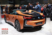 BMW i8 Roadster je naživo veselé auto, především pak když nahlédnete do kufru