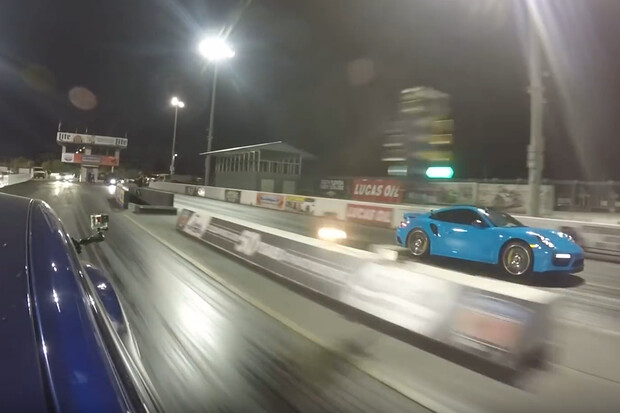 Souboj legendy proti Tesle Model S P100D. Teď už to vyjde?