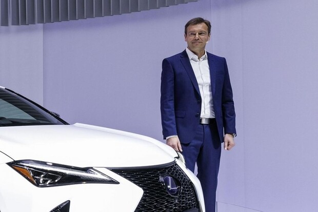 Rozhovor s ředitelem Lexusu pro Evropu. Co si myslí Pascal Ruch o elektromobilech?