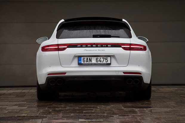Porsche Panamera Turbo Sport Turismo