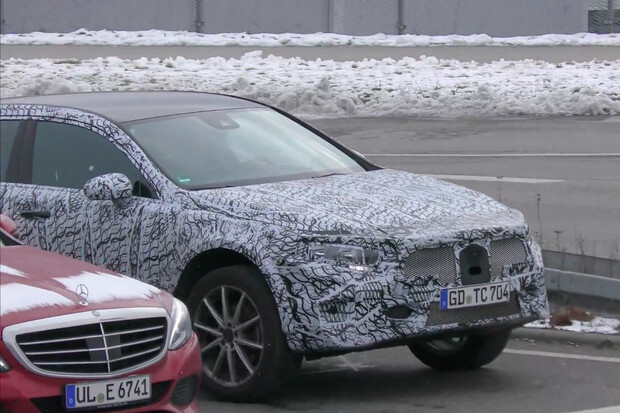 Mercedes: po nové třídě A přijde i nové GLA s infotainmentem MBUX 