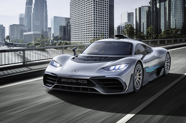 Chystaná raketa od Mercedesu se prohání po Nürburgringu. Dostane čtyři elektromotory