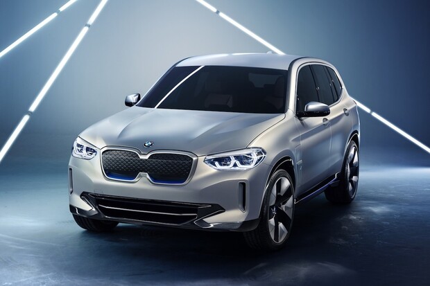BMW ukázalo svůj další elektromobil: SUV iX3 ujede 400 kilometrů