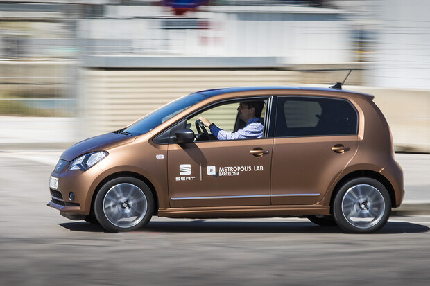 Prototyp eMii můžete potkat na silnicích v Barceloně. SEAT testuje carsharing