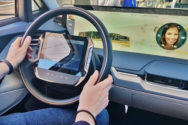 Multimediální hub na kolech. V Norsku jsme prozkoumali Byton M-Byte