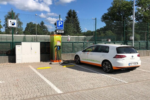 ČEZ hlásí další rychlonabíječku, tentokráte ve východních Čechách