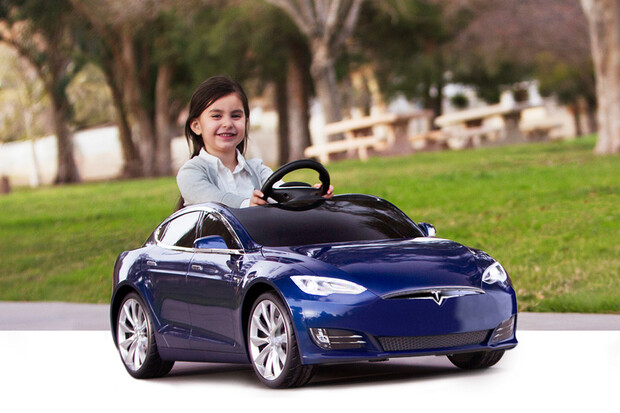 Tesla chystá elektrické miniauto. Další z bláznivých nápadu Elona Muska?