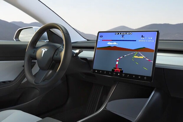 V elektromobilech Tesla už si za jízdy hry nezahrajete