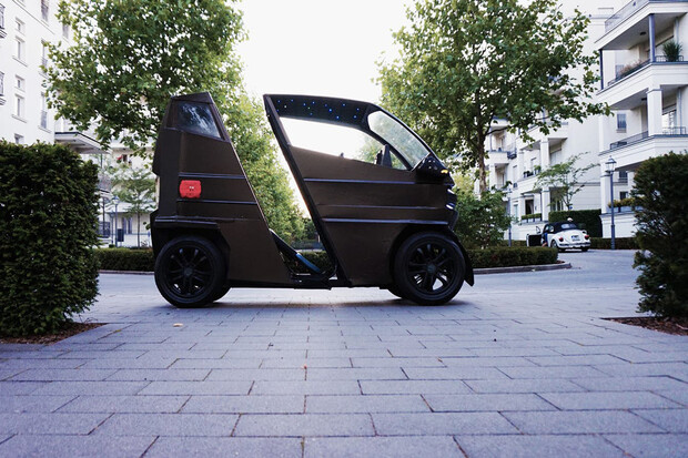 Tiny iEV je elektrické vozítko, které si můžete zaparkovat i v obýváku