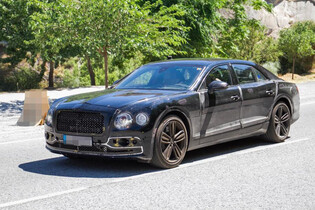 Bentley usilovně testuje další plug-in hybridní model