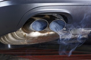 Trumpovci se chystají zničit Teslu. Možná při tom padne celá planeta