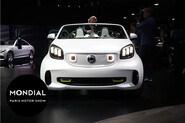 Automobilka smart slaví v Paříži dvacetiny. Darovala si elektrický koncept forease