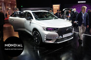 V Paříži se ukázal hybridní DS 7 Crossback E-Tense 4×4