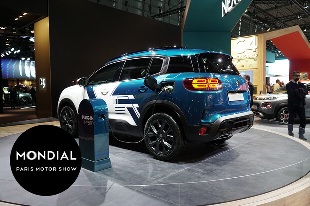 Citroën v Paříži předvádí C5 Aircross Hybrid Concept