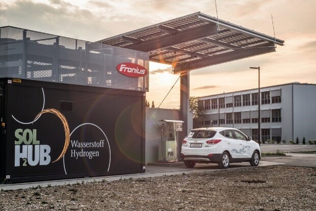 V Rakousku otevírají první solární vodíkovou čerpací stanici